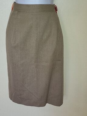 Liz Claiborne Taupe Pencil Skirt With Back Zipper And Side Pockets